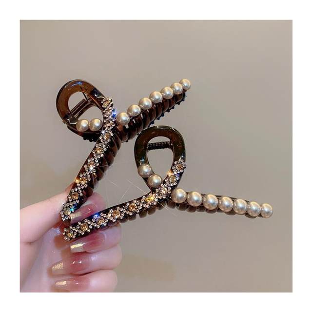 2025 new high-end Korean style pearl-encrusted diamond gripping clip light luxury flash diamond shark clip back head plate hairpin hairpin