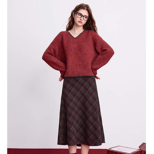 betu Baitu New Year atmosphere pullover sweater 2024 new style new year red thick sweater for women
