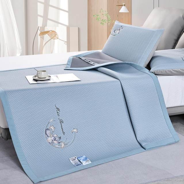 
Mengxian Purple Air Conditioning Ice Silk Mat Ice Doudou Mat 2025a Category Maternal and Infant Grade Embroidered Three-piece Sheet Set Model Can Be Machine Washed