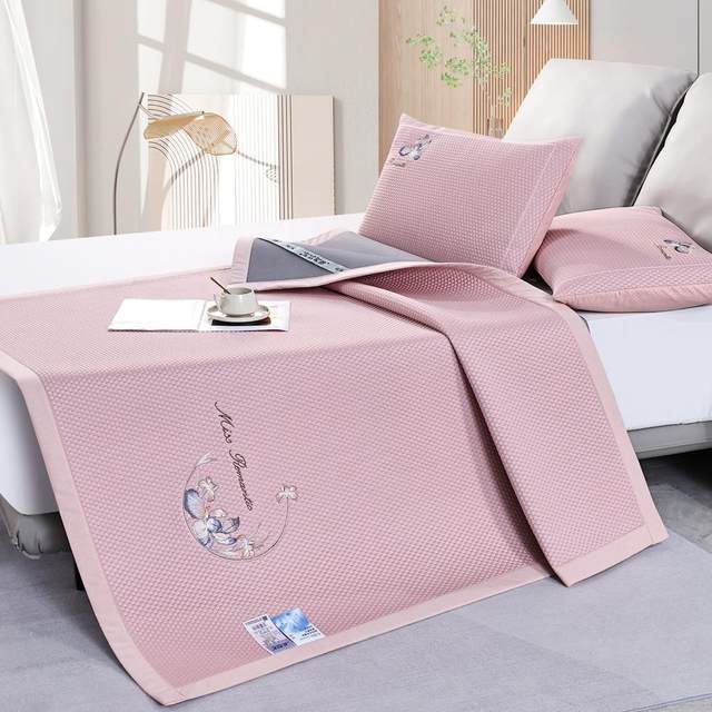 
Mengxian Purple Air Conditioning Ice Silk Mat Ice Doudou Mat 2025a Category Maternal and Infant Grade Embroidered Three-piece Sheet Set Model Can Be Machine Washed
