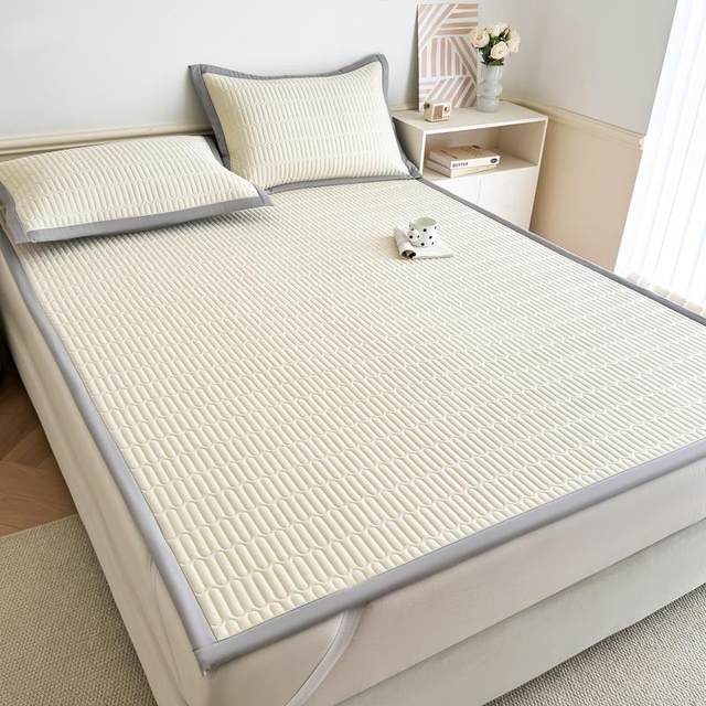 
2025 new type of mat, maternal and infant grade, waterproof ice silk mat for infants, summer mattress, machine washable soft mat