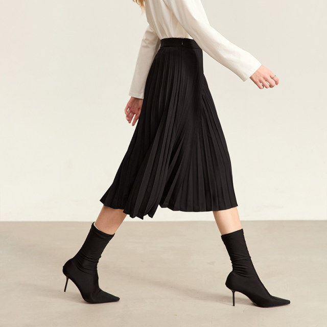 Amii2025 Spring New Commuter Elegant Heavy Industry Pleated A-shaped Pleated Skirt Women's Loose Black Skirt
