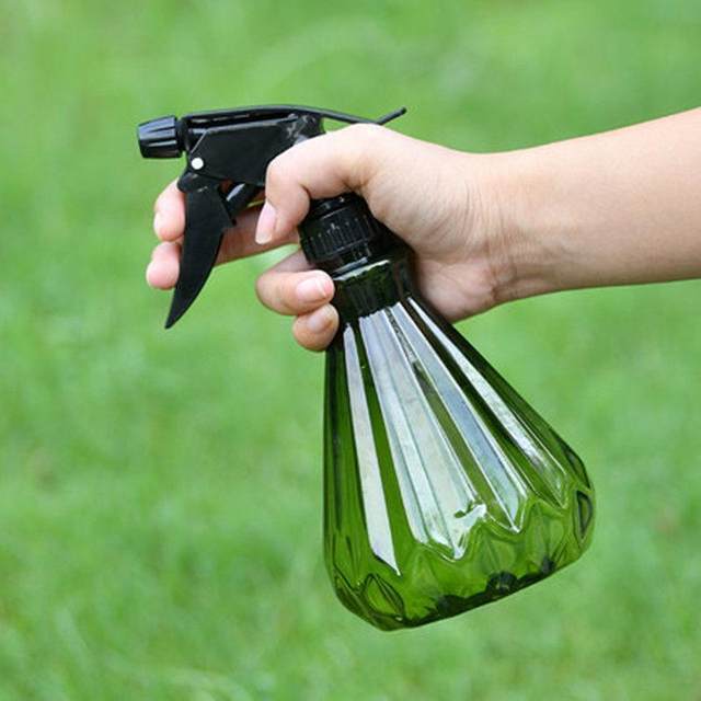 Flower watering small watering can disinfection spray gardening succulent watering plastic watering can household small spray bottle pressure watering can