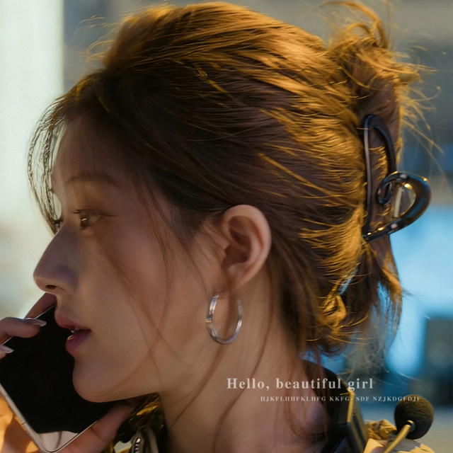 Zhao Lusi Xu Yan's same style love grabber clip for women, 2025 new style shark clip, large hair clip with multiple hair volume