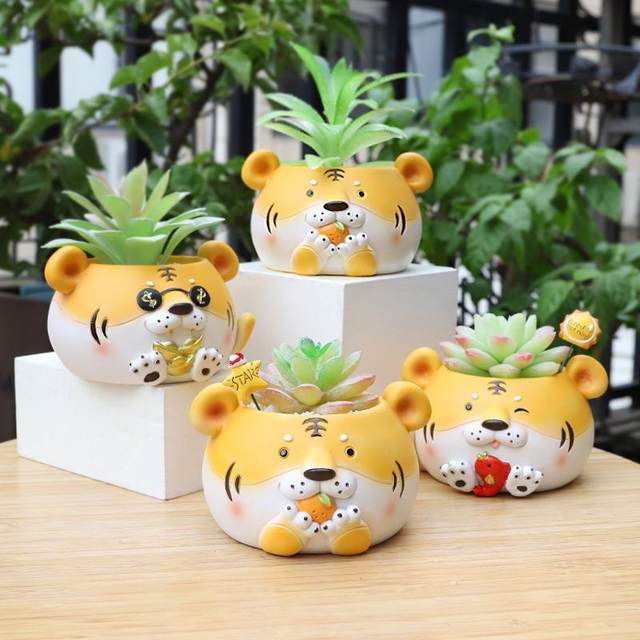 Cartoon tiger succulent flowerpot creative resin crafts potted ornaments home gardening green plant small flowerpot