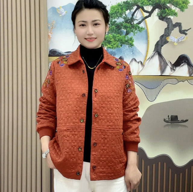 New autumn style versatile and fashionable embroidered lapel jacket jacket middle-aged mother wear large size loose casual top
