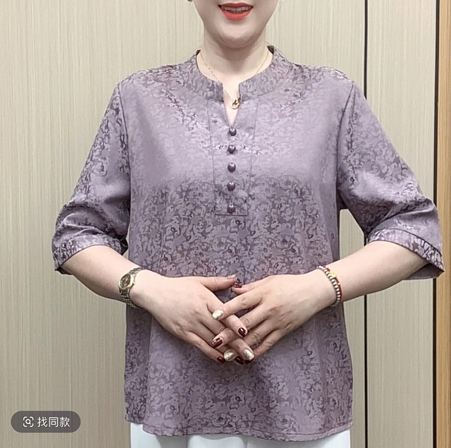 Middle-aged and elderly mothers' base shirt 2025 spring and summer new fashionable printed five-quarter sleeve large size loose top for women
