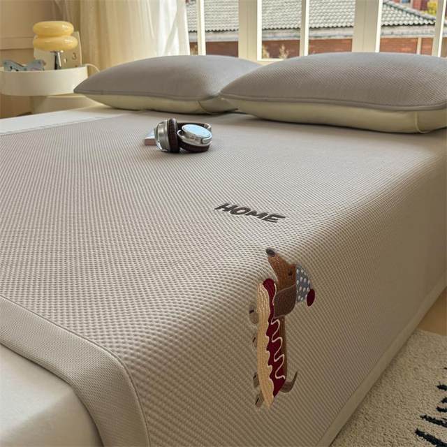 
Category A maternal and infant grade marine silk ice bean mat three-piece mattress cool summer ice silk mat summer air-conditioned mat