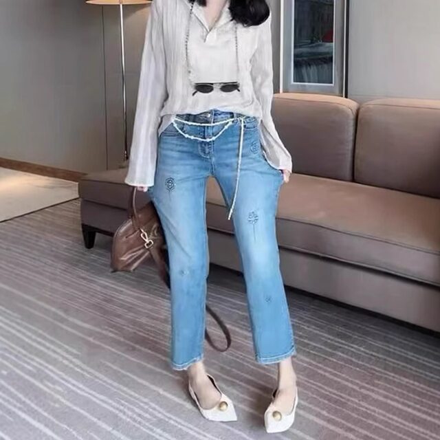Large size women's retro versatile straight jeans for women 2025 spring new elastic embossed diamond-inlaid cigarette pants