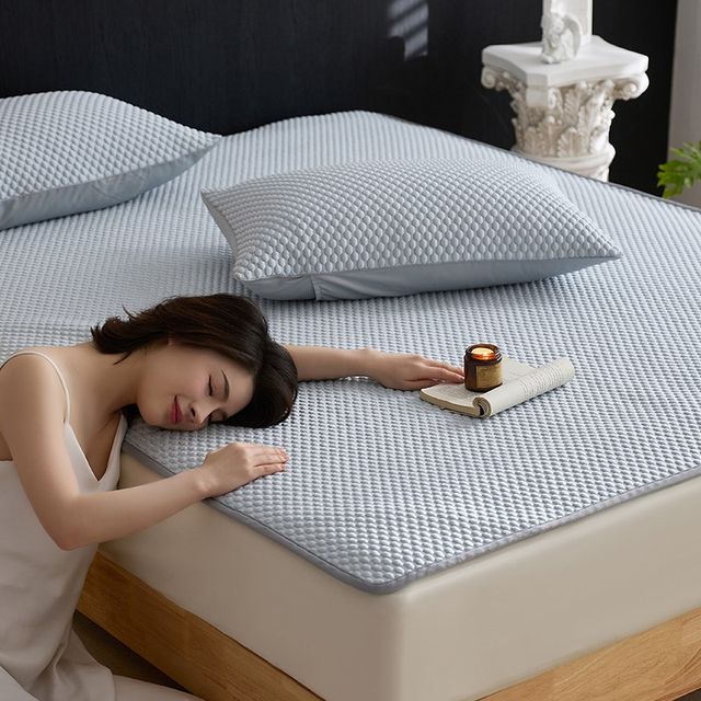 
Category A maternal and infant grade summer ice bean mat three-piece set ice silk mat machine washable bed sheet air-conditioned mat sheet