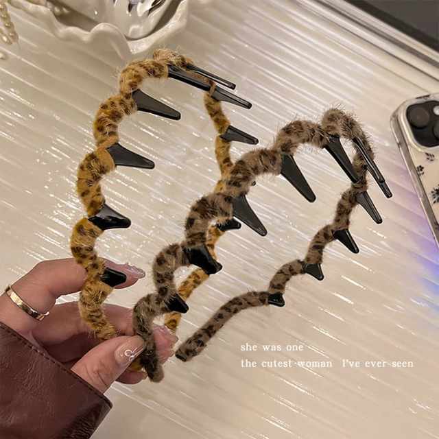 Temperament plush leopard print wavy headband for women, fluffy texture, high skull top, face wash, hair press headband, advanced hair accessories hairpin