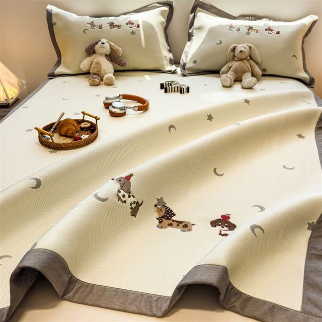 
Maternal and child-like cartoon dachshund icedou Dou summer ice silk mat summer 20 new air-conditioned soft mat