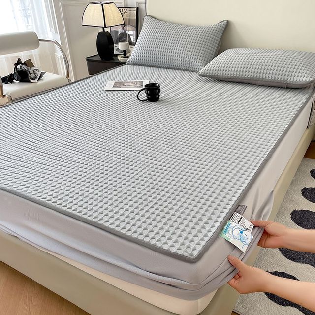 
2025 new style ice silk mat three-piece set summer aB maternal and infant grade bed sheet style ice doudou air-conditioned mat machine washable