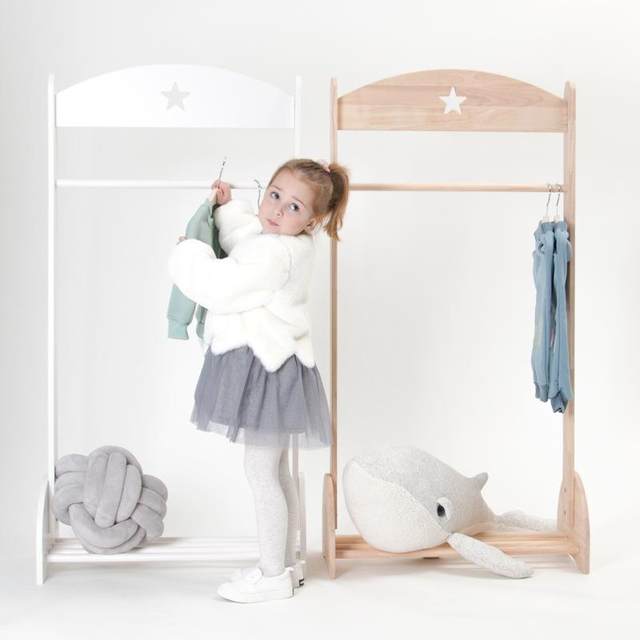 
Bolin Nordic style children's room decoration solid wood floor-standing star clothes hanger children's clothing mother and baby store shooting props