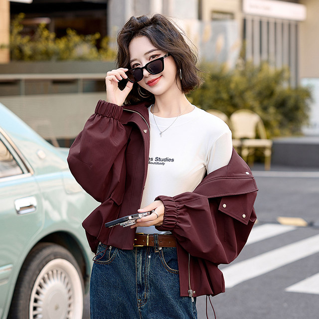 Loose leisure hooded wild, short outer set female small man 2024 autumn Korean version of work design sensor jacket top