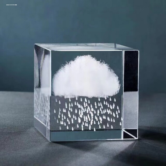 Living room decorative home jewelry couple characters modern office desktop creative cloud crystal square simple and fresh
