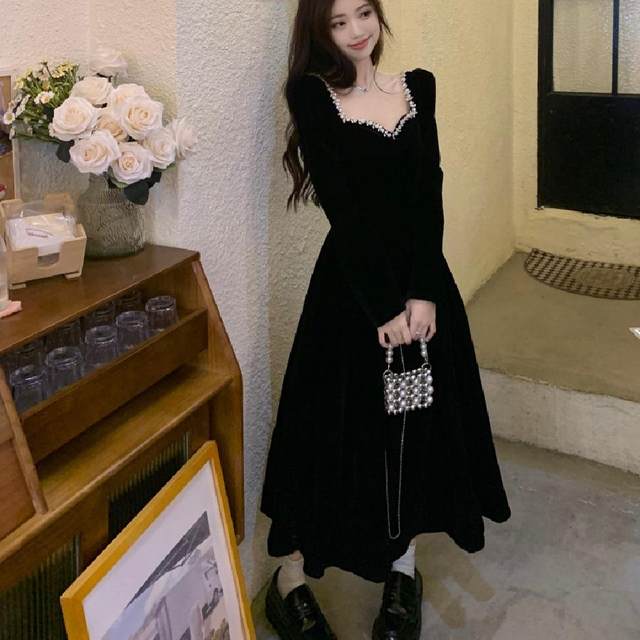 Large size fat mm Hepburn style high-end diamond-set waist velvet dress for women autumn and winter temperament birthday dress