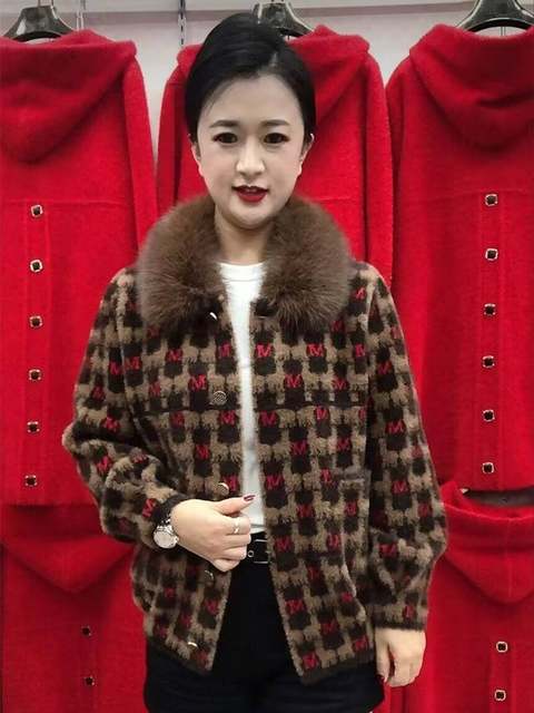 Small young mother autumn and winter fashionable fur collar mink velvet coat 40 and 50 year old middle-aged women thickened cardigan