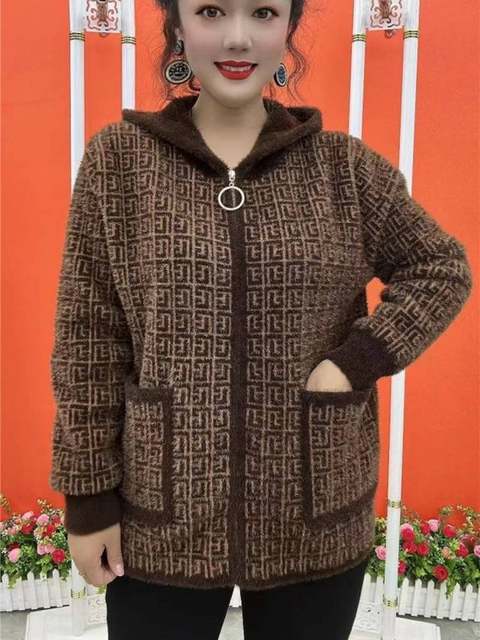 
The same mother's double-sided mink velvet thickened jacket for middle-aged and elderly women's plaid and fashionable sweater cardigan