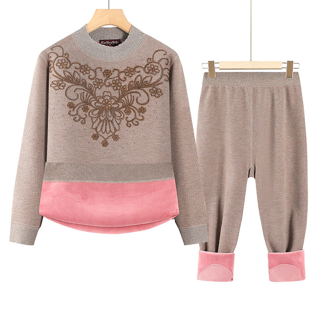 The elderly's autumn and winter thermal underwear set, grandma's winter clothing, velvet and thickened bottoming shirt, autumn clothes and long trousers for the elderly.