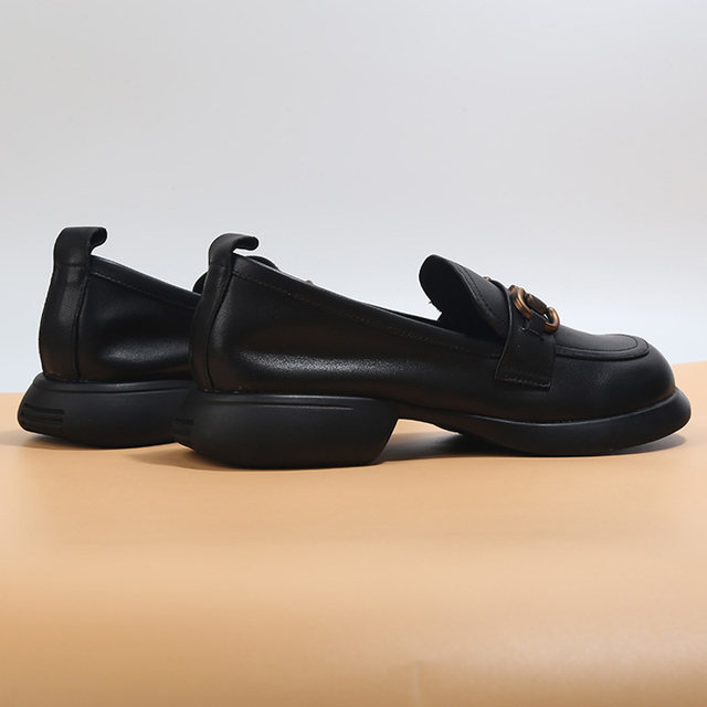 Large size women's shoes 41 to 43 spring and autumn new genuine leather single shoes Loafer round toe thick heel thick sole wide foot fat foot leather shoes 42
