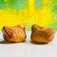 Two sets of decorations, two -piece couples, a pair of home creative desktop office creative wood carving decoration technology
