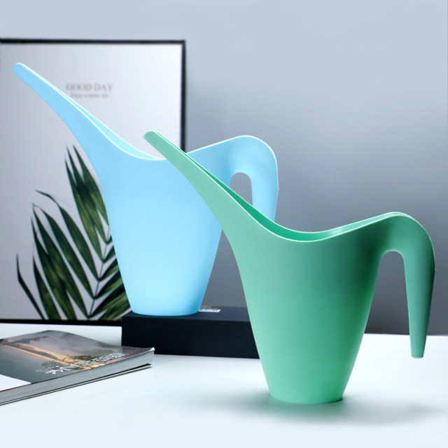 Qinju creative long mouth kettle watering kettle plastic gardening tools watering kettle household green plant potted flower watering kettle