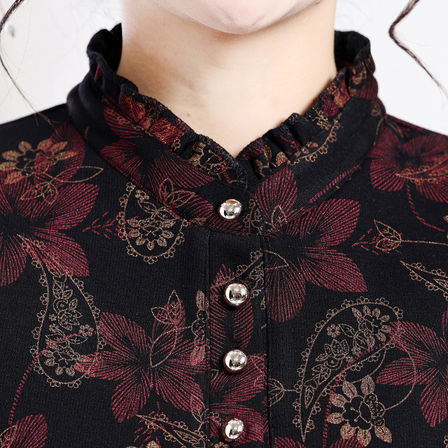 Mom's Autumn and Winter Bottoming Shirt 2025 New Style Western-style Warm Small Shirt for Middle-aged and Elderly Women with Velvet and Thickened Inner T-shirt