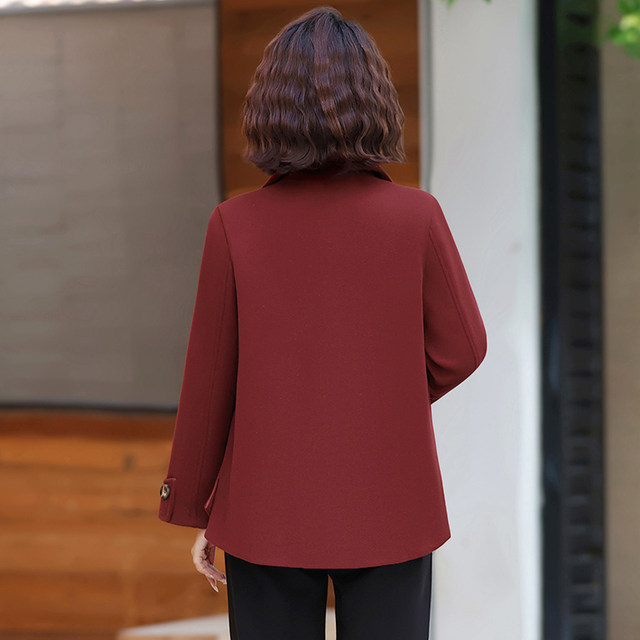 
Mother's autumn woolen jacket 2025 new style foreign style 50 and 60 middle-aged and elderly women's spring and autumn woolen tops