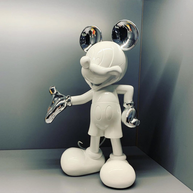 Mand kaws Mickey trendy dolls fashion store sculpture dolls trendy toy cartoon living room decorations