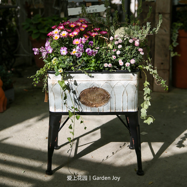 Fall in love with the garden, gardening and groceries, home iron, black leg bottom support, double jacquard box storage basket
