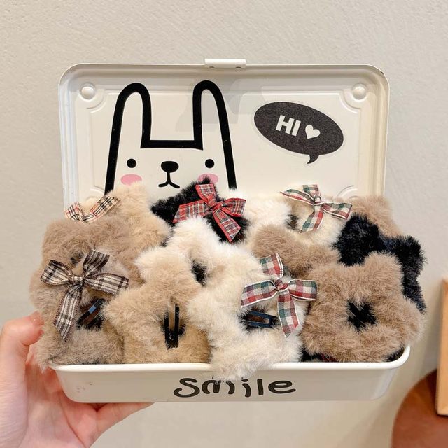 Plush Star Hairpin Women's Cute Side Bangs Clip Headdress 2025 New Autumn and Winter Broken Hair Duckbilly Clip Hair Card