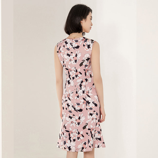 Famous Master Road A -line dress spring new floral fishtail skirt V -neck lady lady sleeveless slim body
