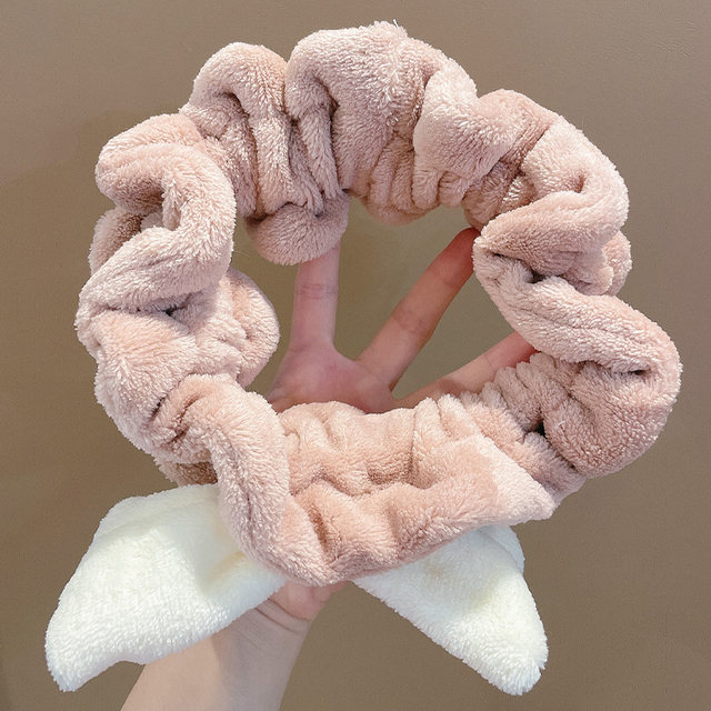 The new bow of the noodles ishing the face with a band of the boys and girls commonly lovely plush toiletry, makeup head holes
