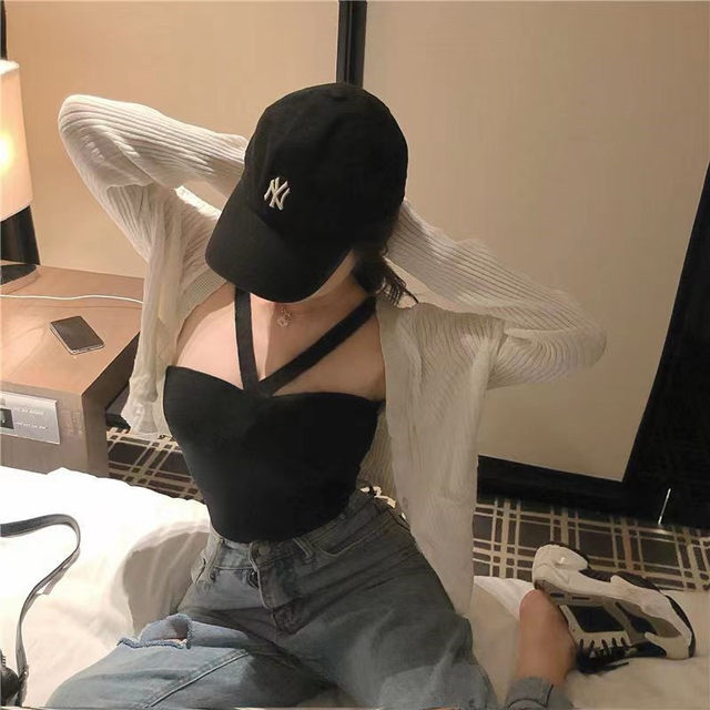 Black sexy vest for women 2024 new summer photogenic cross halter hot girl temperament showing big breasts hollow suspender