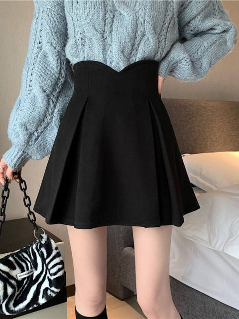 Large size fat mm black high waist hip skirt women's spring and summer A-line pleated skirt to make them look slim jk short skirt
