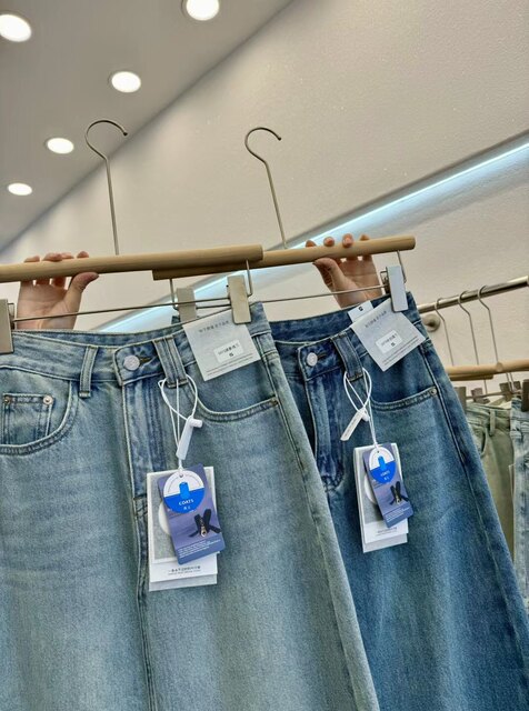 Rear slit retro mid-length 2025 spring and summer new high-waist denim skirt pure cotton texture is crisp and stylish
