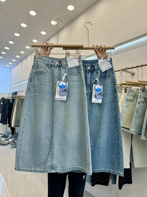 Rear slit retro mid-length 2025 spring and summer new high-waist denim skirt pure cotton texture is crisp and stylish

