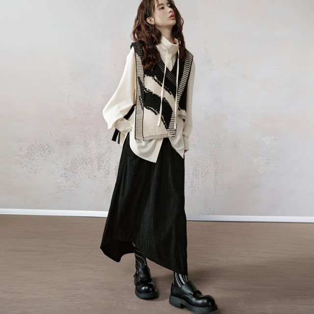 JfYanYan Star Track Corduroy Skirt Women's 2024 New Autumn and Winter Mid-length Irregular Skirt