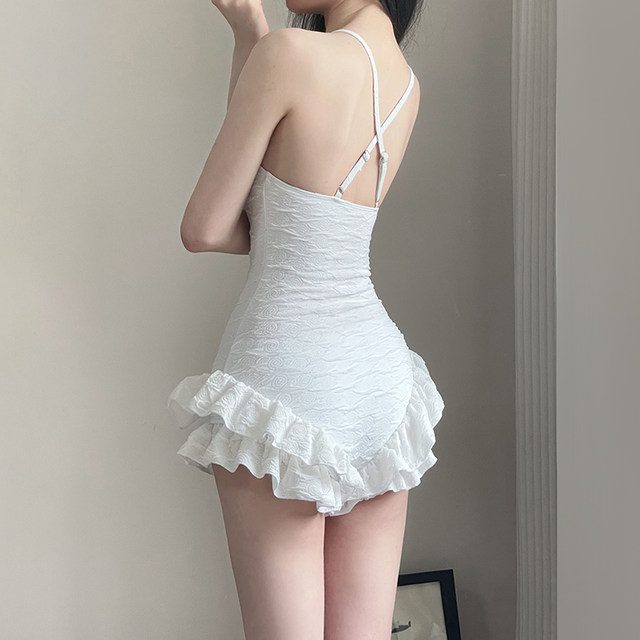 Shi Keer's 2025 white pure desire high-end conservative belly-covering slimming one-piece swimsuit for women to take a hot spring vacation