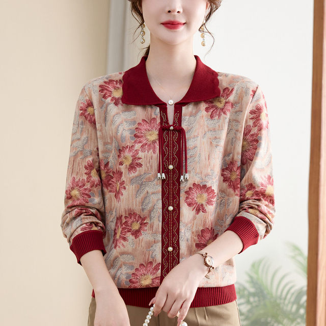 2025 new floral knitted sweater top middle-aged and elderly women's lapel base shirt mother autumn thin sweater set