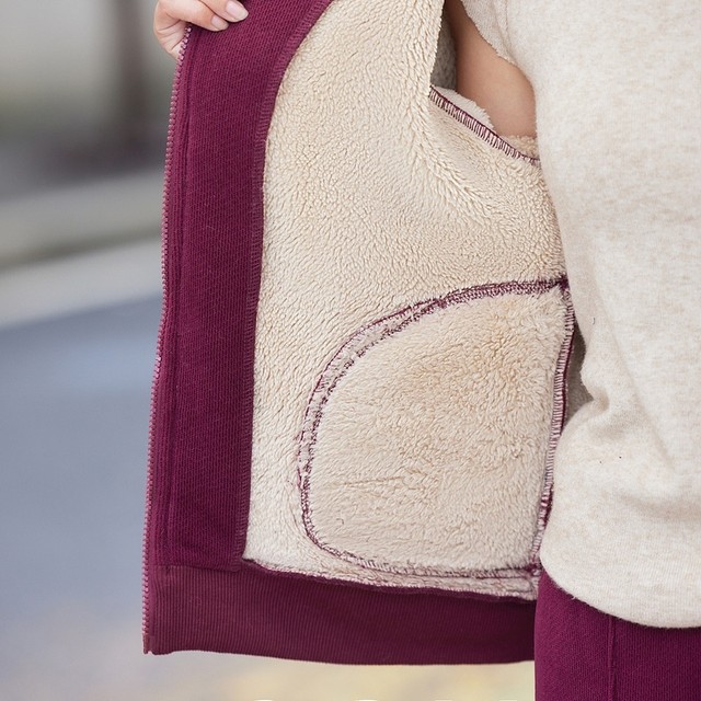 Middle-aged women's winter casual suit mom's new winter casual two-piece set winter velvet thickened foreign style top