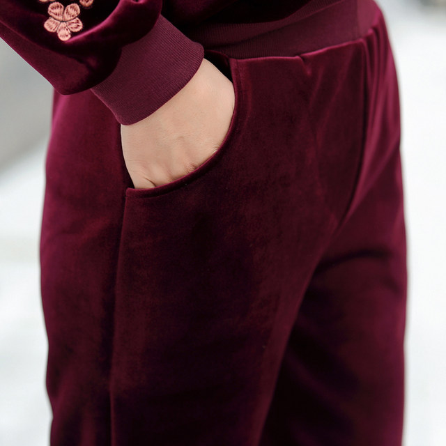 Mother's gold velvet sports suit women's winter wear plus velvet thickened middle-aged women's sportswear winter casual two-piece set