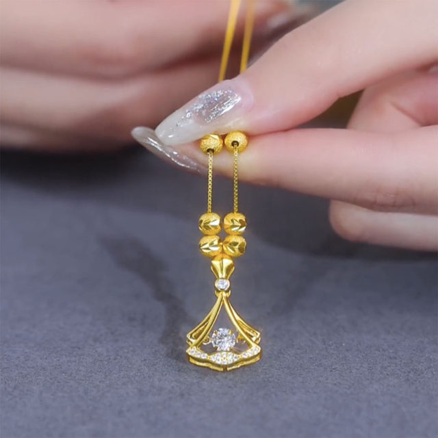 Heart-beating Ginkgo Leaf Clavicle Chain Titanium Steel Light Luxury Necklace Women's Hypoallergenic Non-Fading Internet Celebrity Versatile Neck Chain Necklace