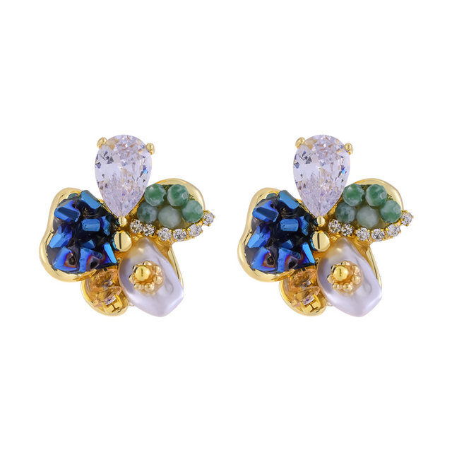 Retro flower crystal pearl earrings for women high-end light luxury earrings 2025 new style unique and beautiful autumn and winter earrings
