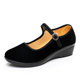 Old Beijing cloth shoes work single shoes female flat slopes and puffy cakes, bring hotels to work etiquette dance black cloth shoes
