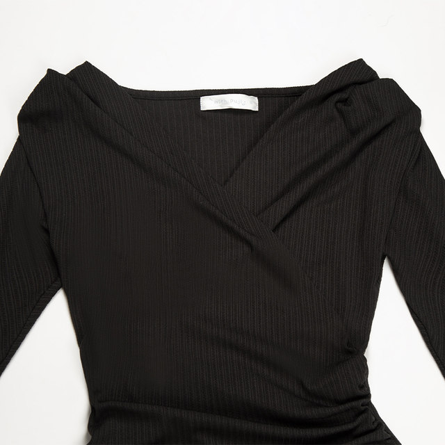 
withpuji original design Low V-neck knitted stretch slim dress with Gemini autumn