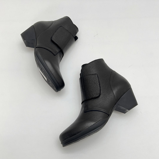 Cabinet Ya's women's boots thick heel genuine leather soft surface soft bottom layer cowhide Velcro mid-heeled boots comfortable short boots