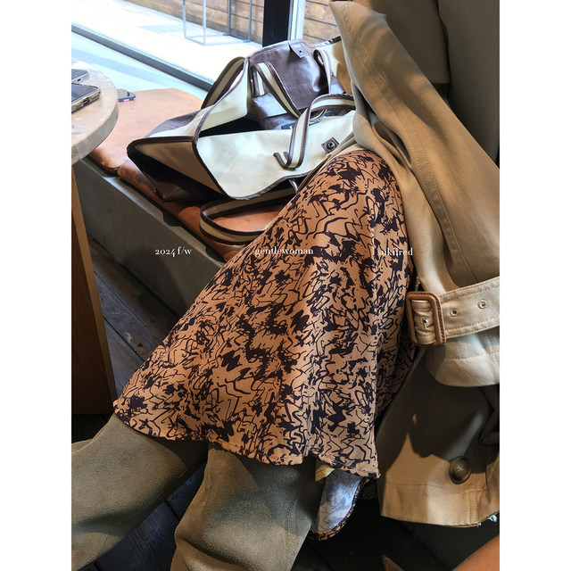 SukiiRED Japanese abstract printed fishtail elastic waist skirt for women's autumn new mid-length A-line skirt