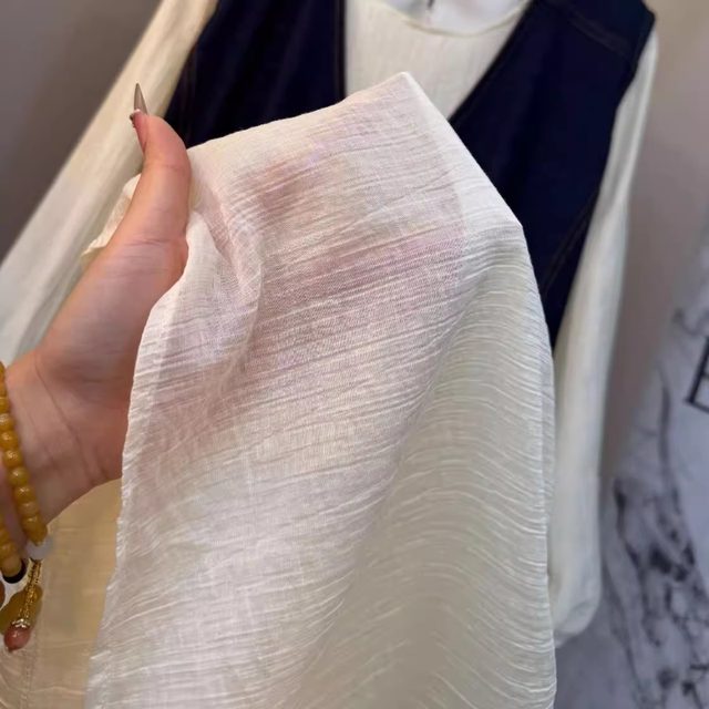 Large size fat MM niche design vest, long-sleeved dress, two-piece set, flesh covering, slimming and light luxury suit for women